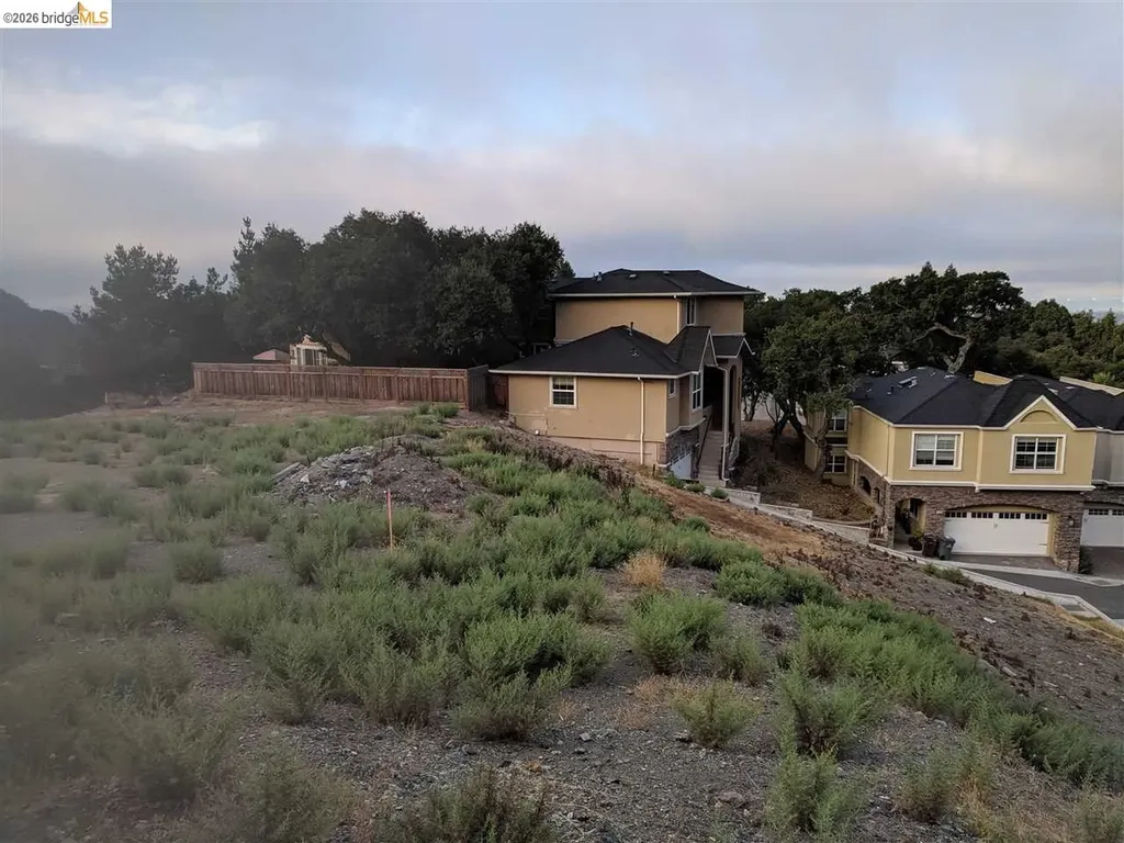 0 Redwood Road Oakland CA 94619
