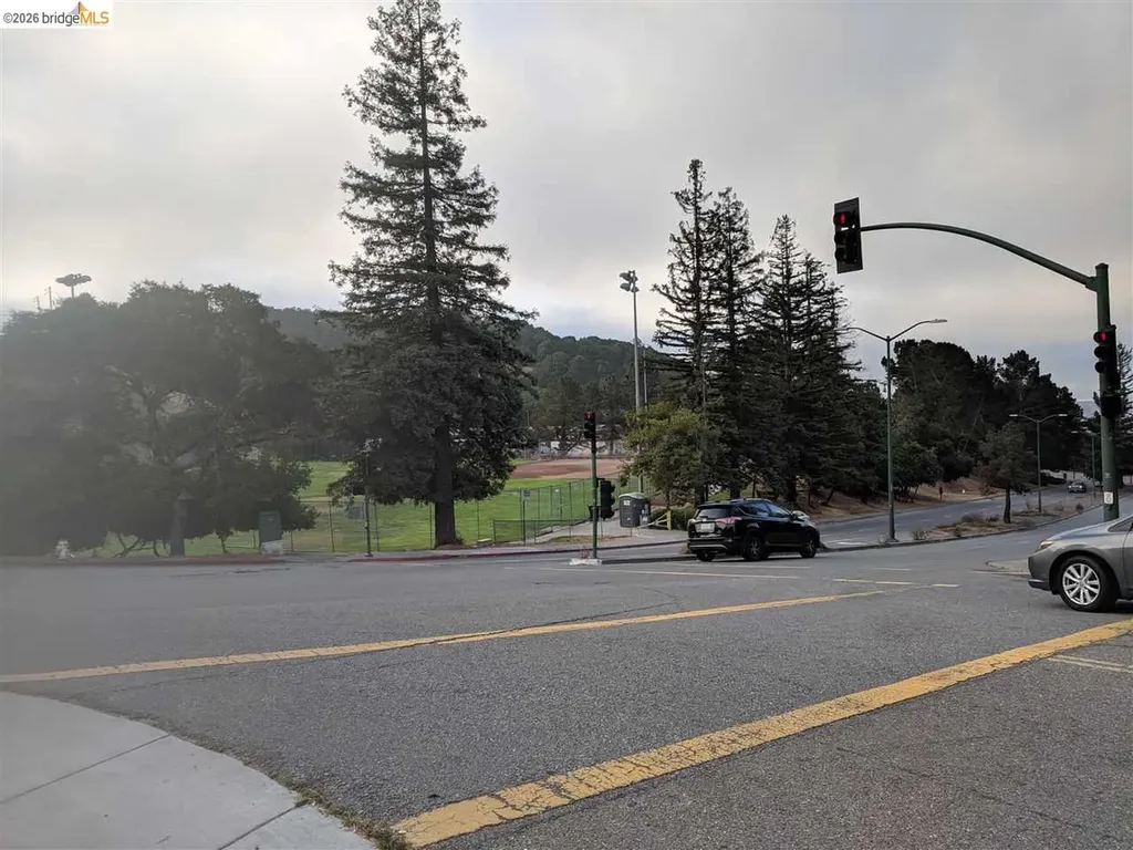 0 Redwood Road Oakland CA 94619