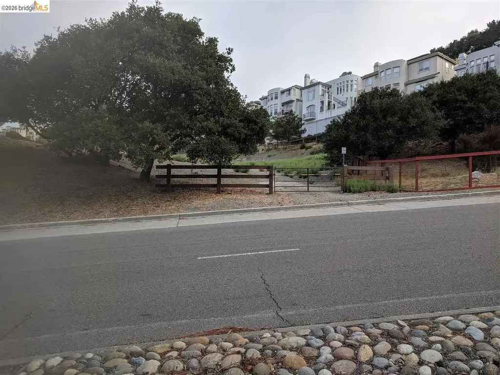 0 Redwood Road Oakland CA 94619