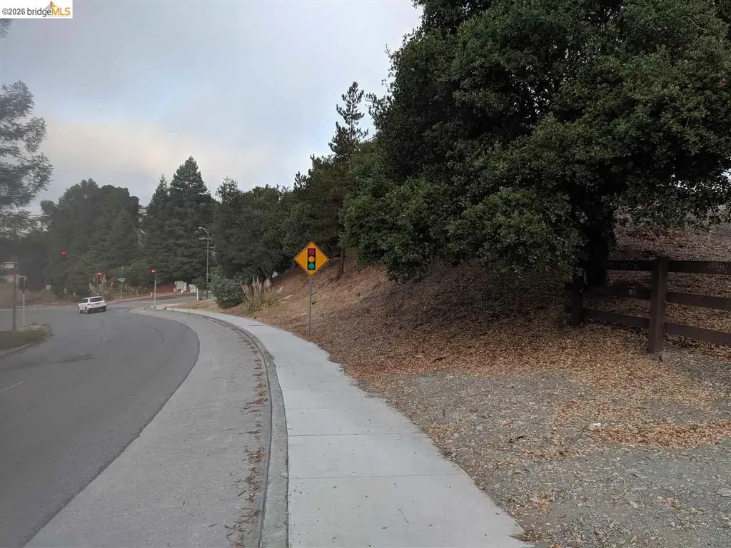 0 Redwood Road Oakland CA 94619