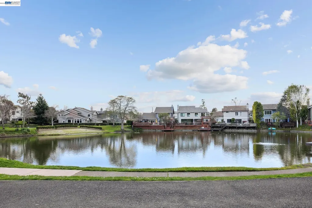 30 Sea Bridge Alameda CA 94502