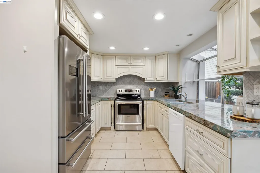 30 Sea Bridge Alameda CA 94502