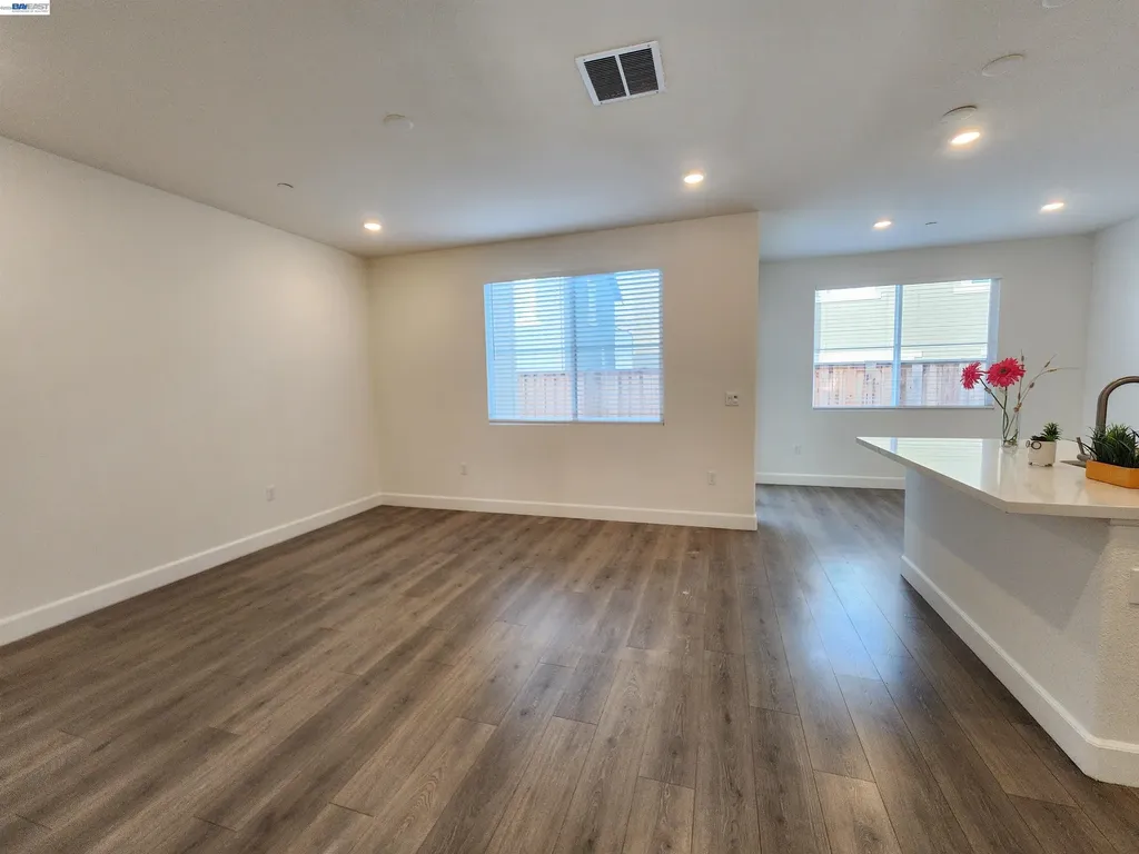 417 Mystic Lane Pittsburg CA 94565