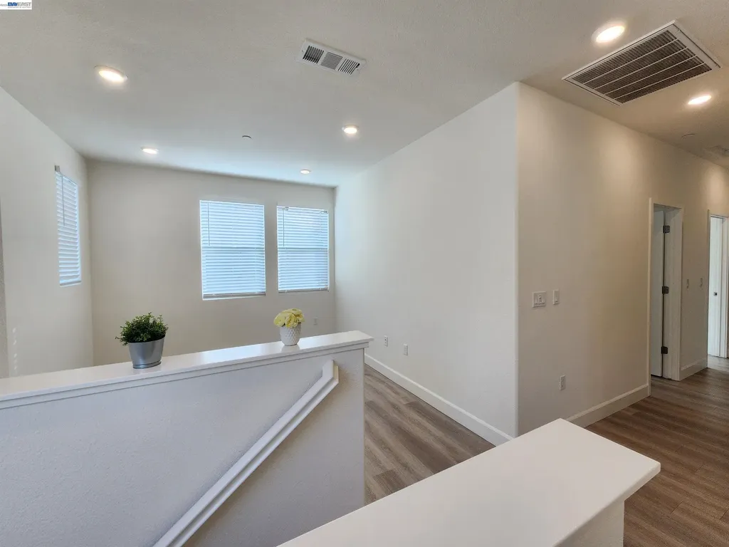 417 Mystic Lane Pittsburg CA 94565