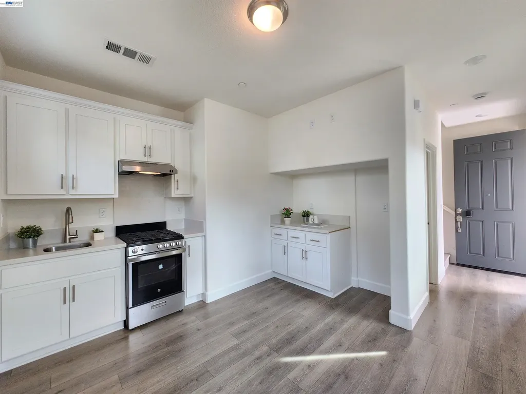 417 Mystic Lane Pittsburg CA 94565