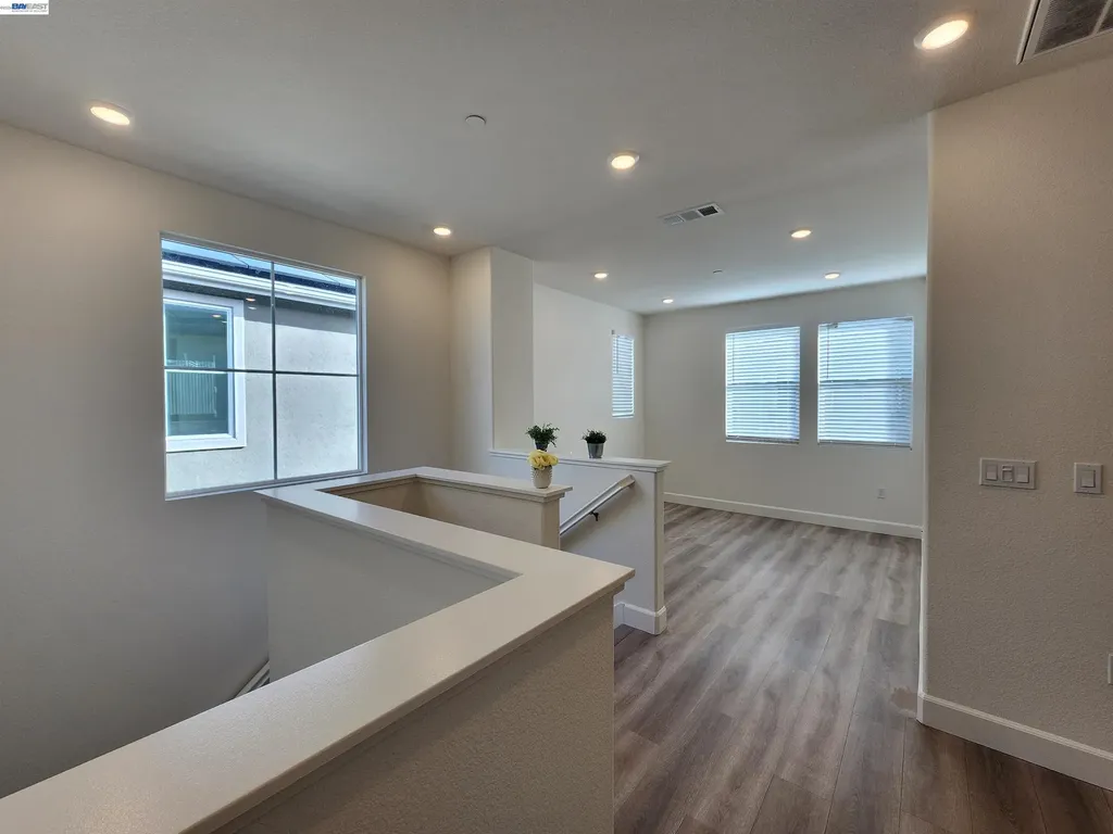 417 Mystic Lane Pittsburg CA 94565