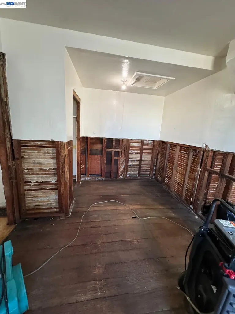 22622 2nd Street Hayward CA 94541