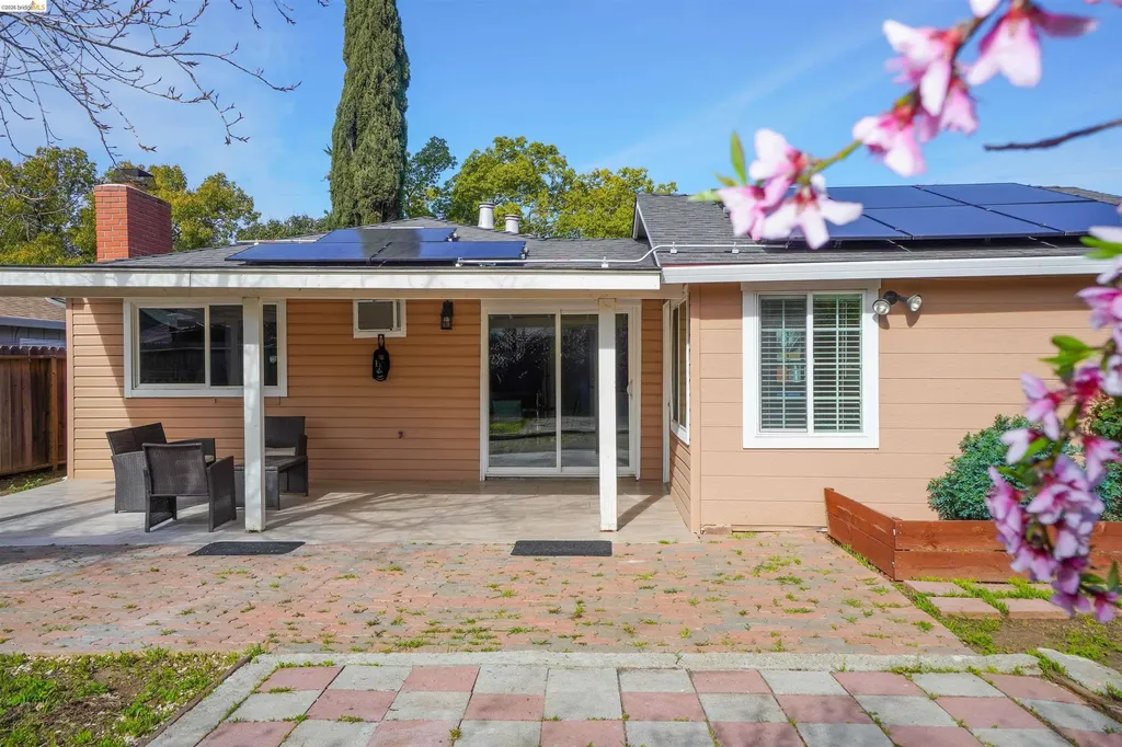 614 Chester Drive Pittsburg CA 94565