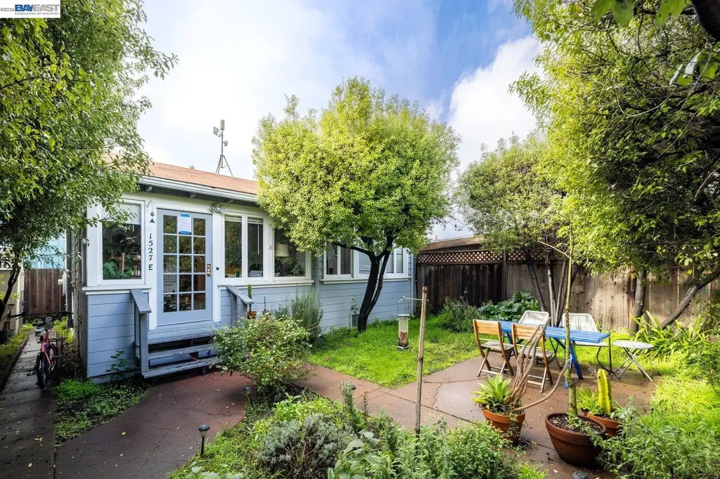 1527 8th Street Alameda CA 94501