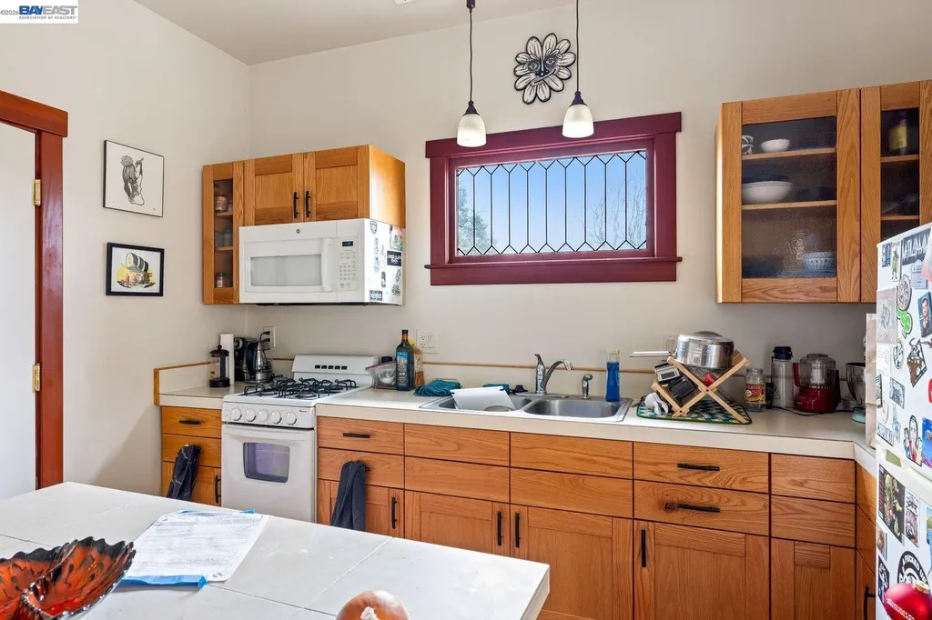 1527 8th Street Alameda CA 94501