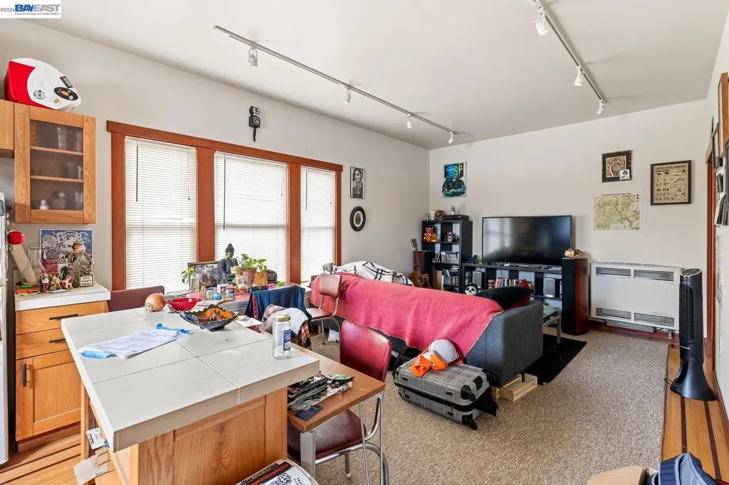 1527 8th Street Alameda CA 94501
