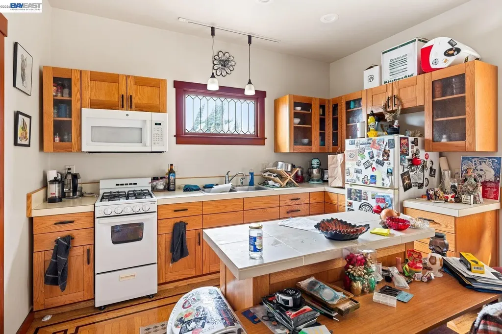 1527 8th Street Alameda CA 94501