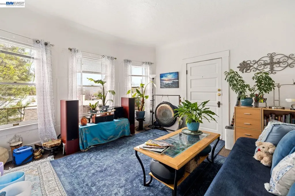 1527 8th Street Alameda CA 94501