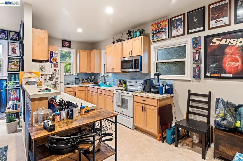 1527 8th Street Alameda CA 94501