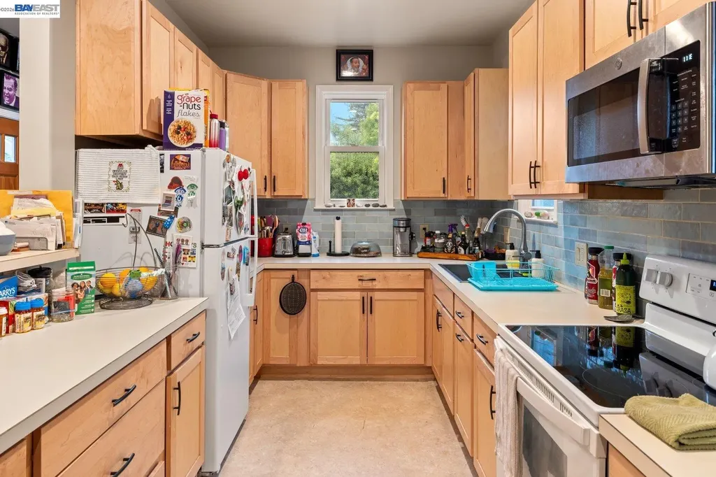 1527 8th Street Alameda CA 94501