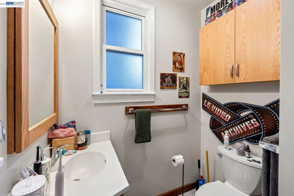 1527 8th Street Alameda CA 94501