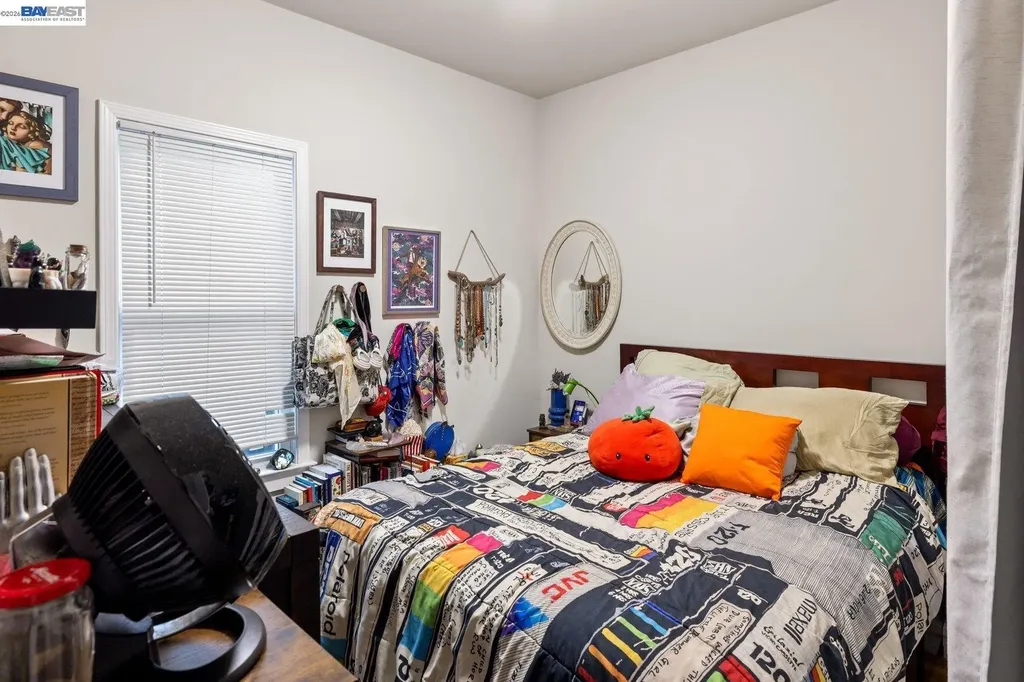 1527 8th Street Alameda CA 94501