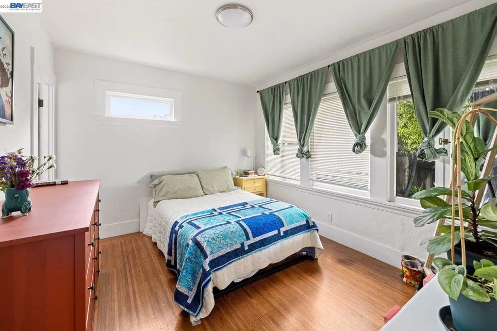 1527 8th Street Alameda CA 94501