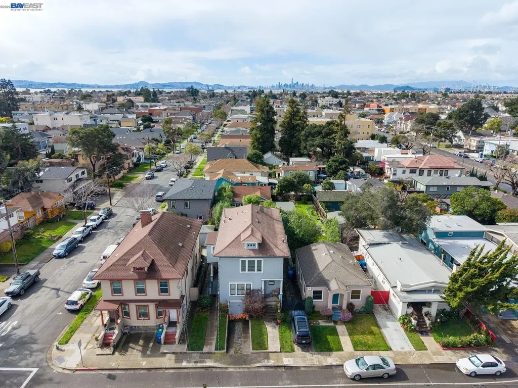 1527 8th Street Alameda CA 94501