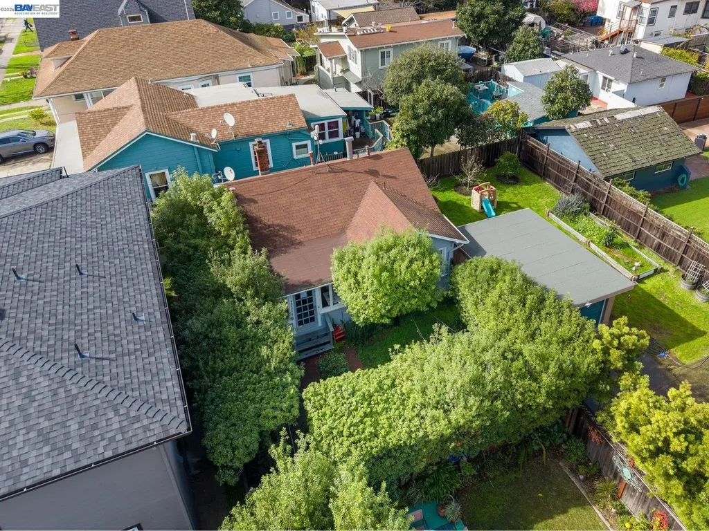 1527 8th Street Alameda CA 94501