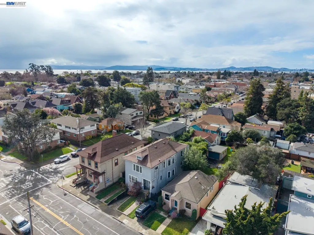 1527 8th Street Alameda CA 94501