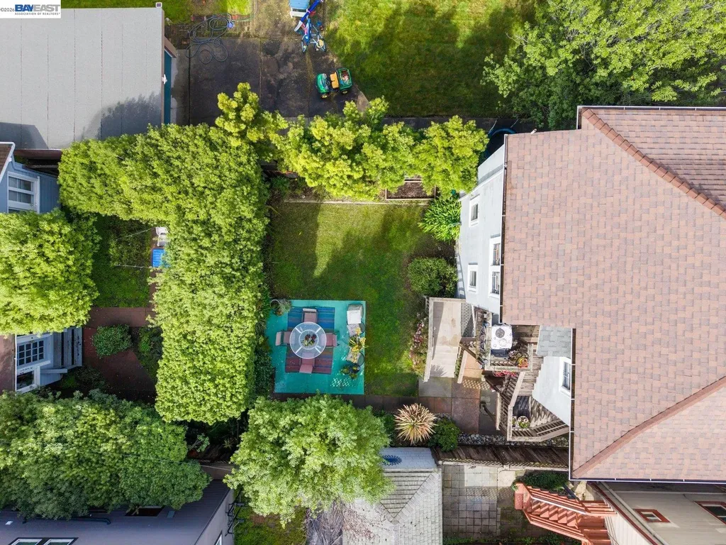 1527 8th Street Alameda CA 94501