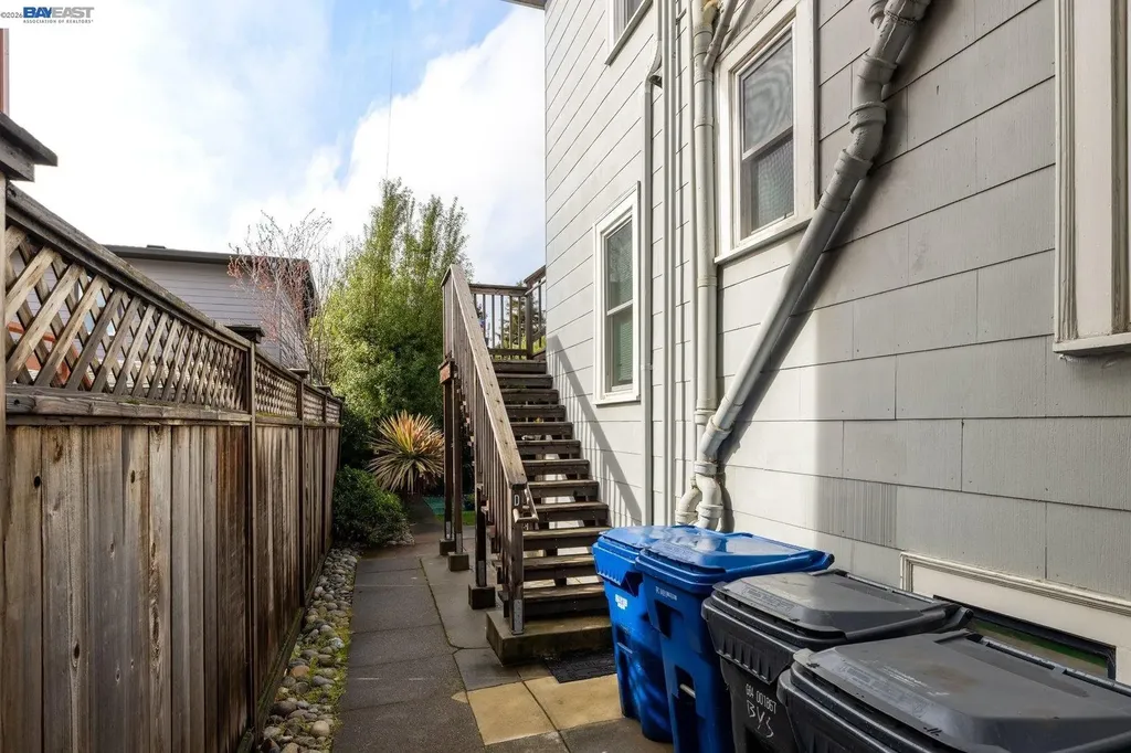 1527 8th Street Alameda CA 94501