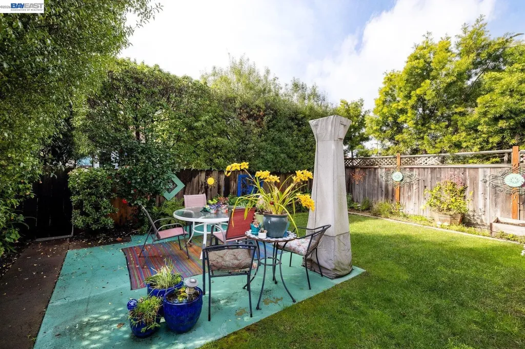1527 8th Street Alameda CA 94501