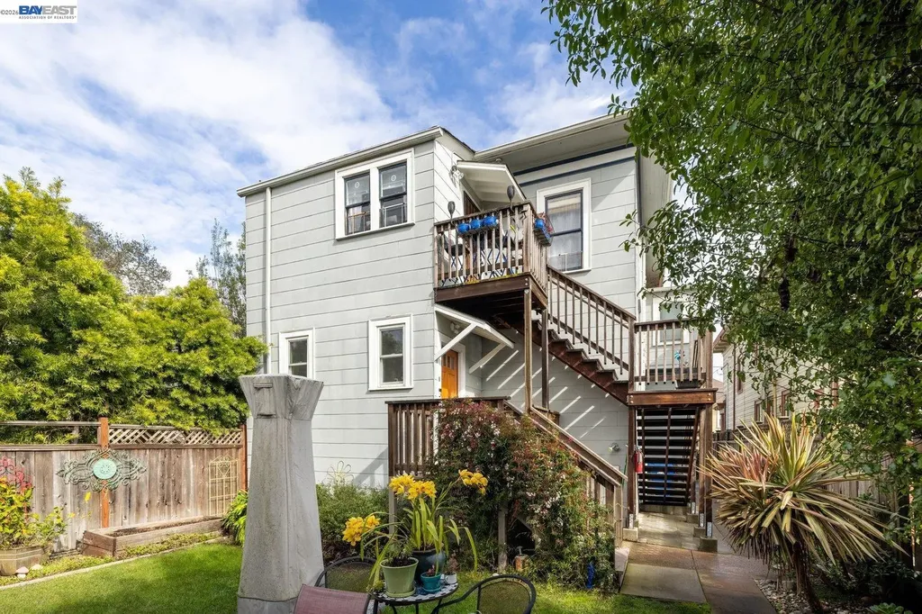 1527 8th Street Alameda CA 94501
