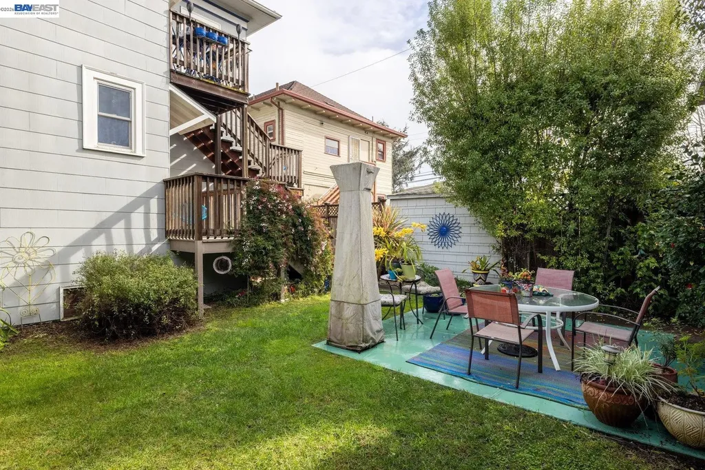 1527 8th Street Alameda CA 94501