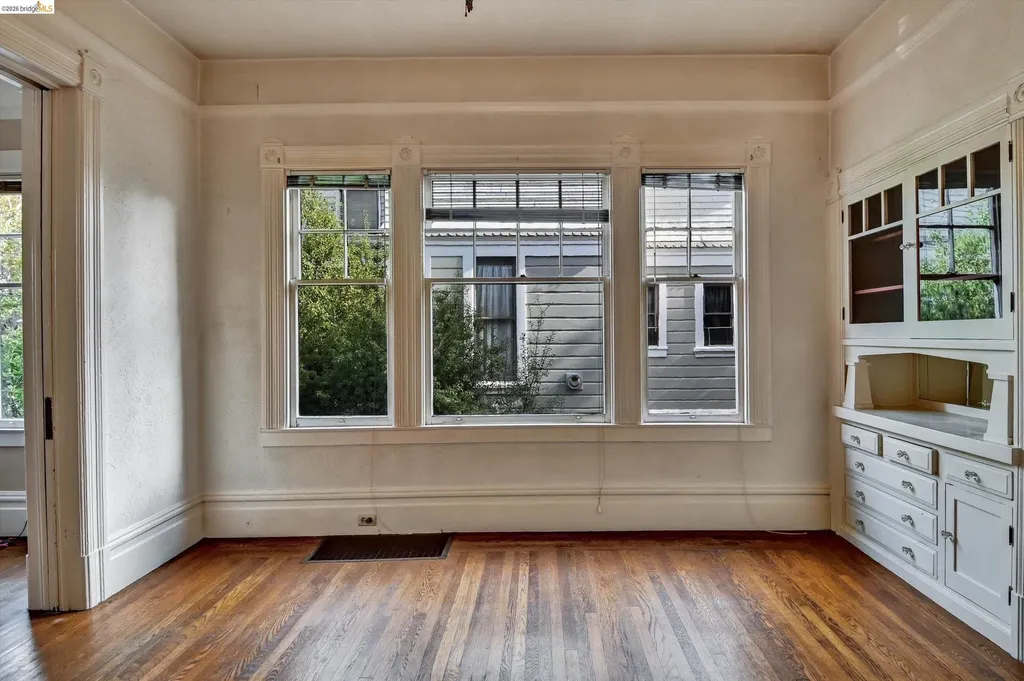 1822 Clinton Avenue Alameda CA 94501