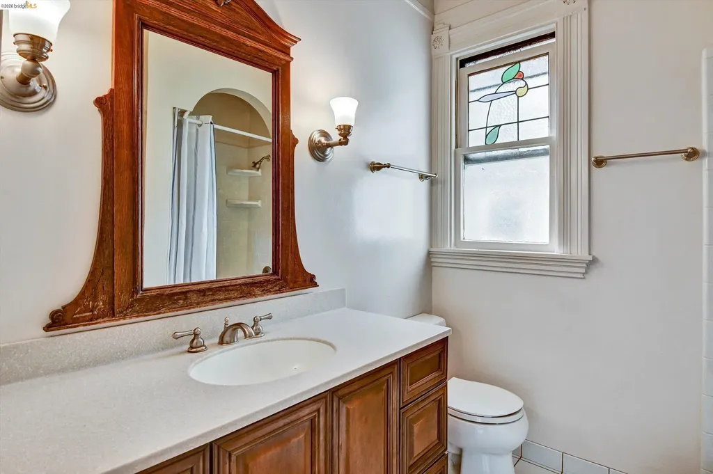 1822 Clinton Avenue Alameda CA 94501