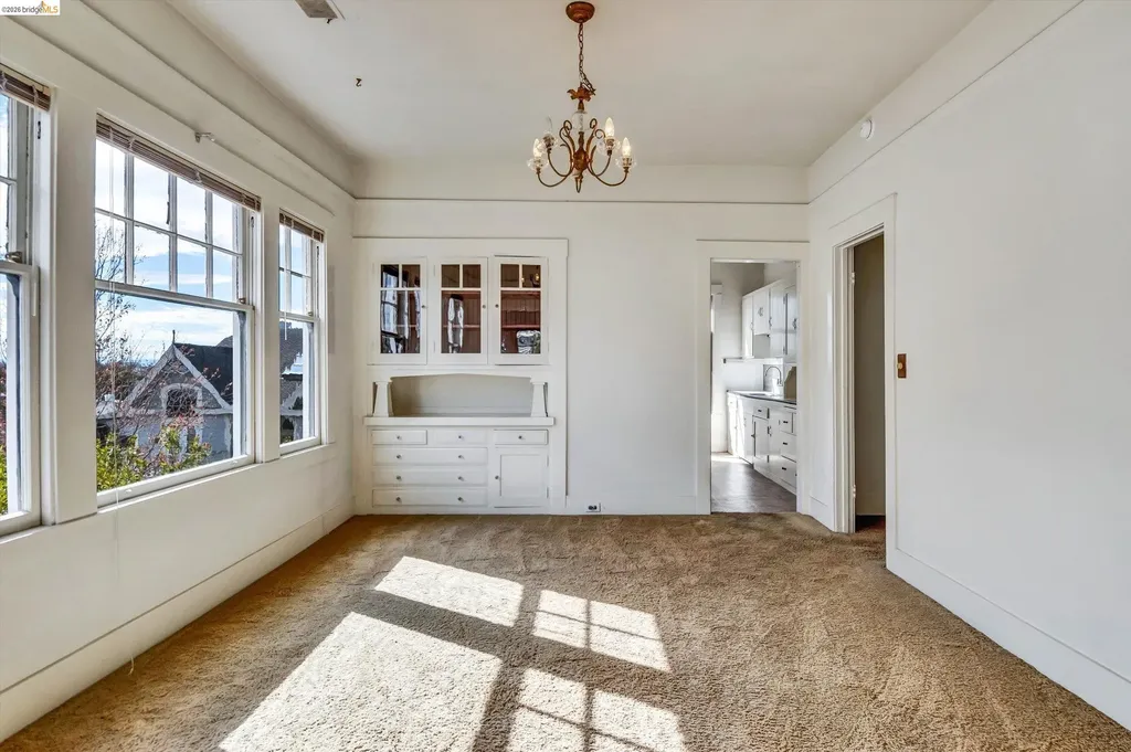 1822 Clinton Avenue Alameda CA 94501