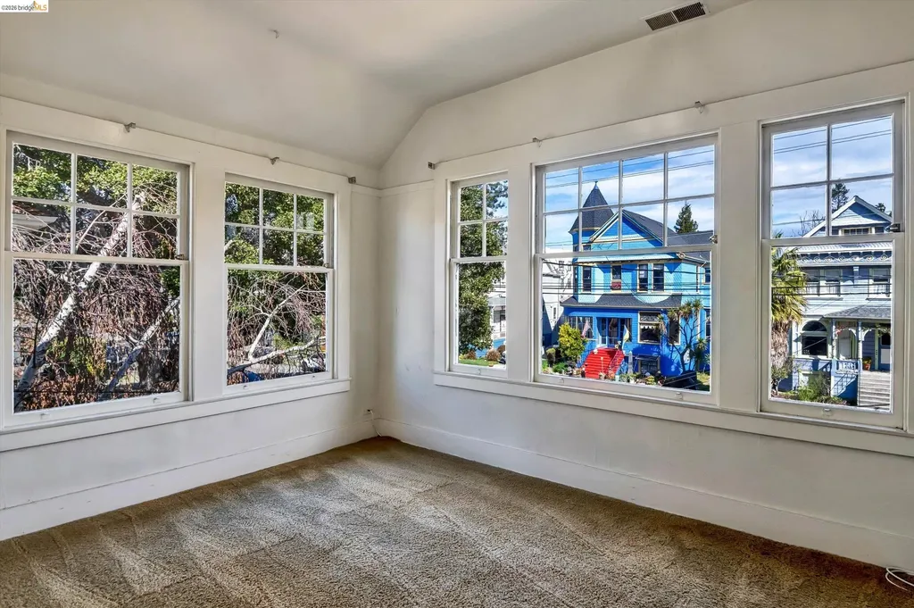 1822 Clinton Avenue Alameda CA 94501