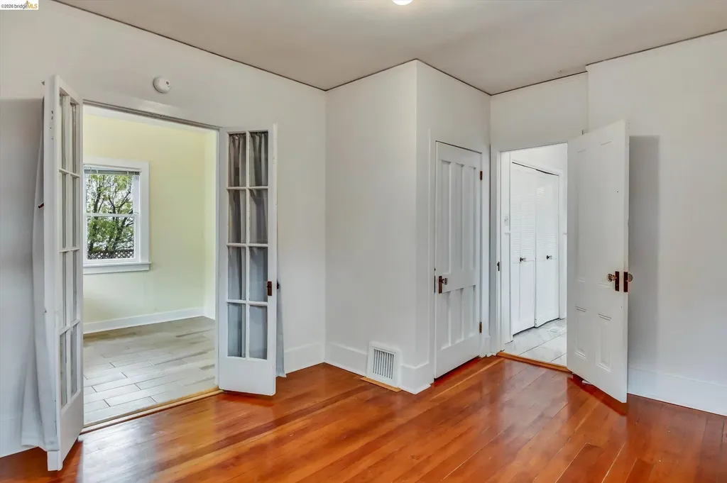 1822 Clinton Avenue Alameda CA 94501