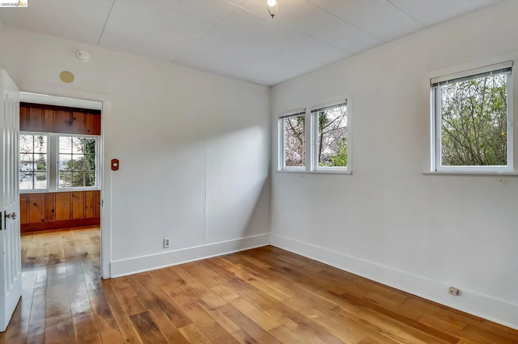 1822 Clinton Avenue Alameda CA 94501