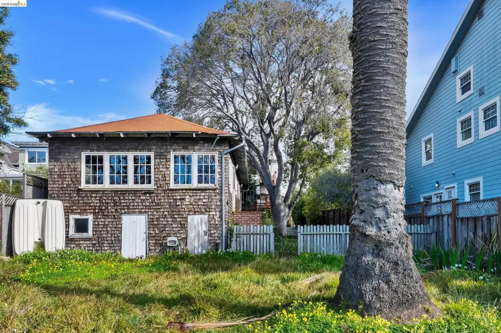 1822 Clinton Avenue Alameda CA 94501