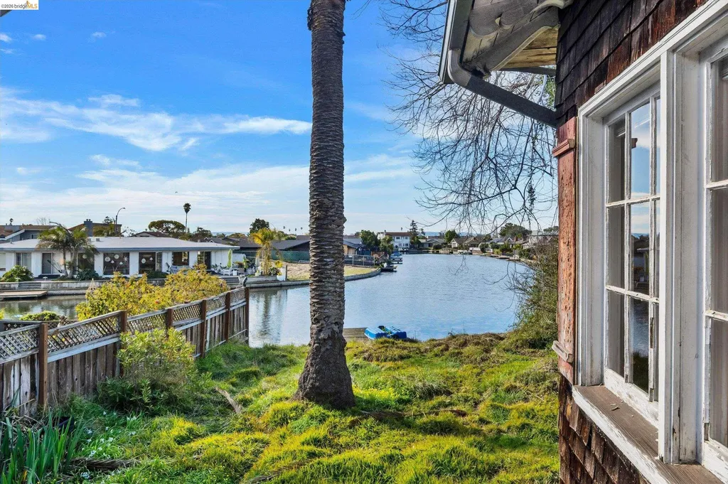 1822 Clinton Avenue Alameda CA 94501