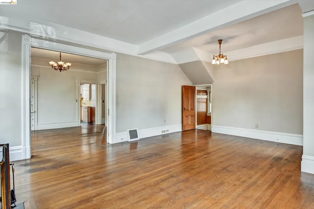 1822 Clinton Avenue Alameda CA 94501