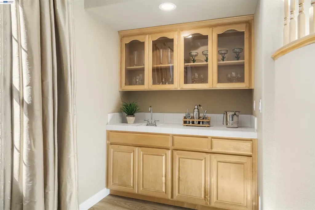 1635 Embassy Circle Livermore CA 94550