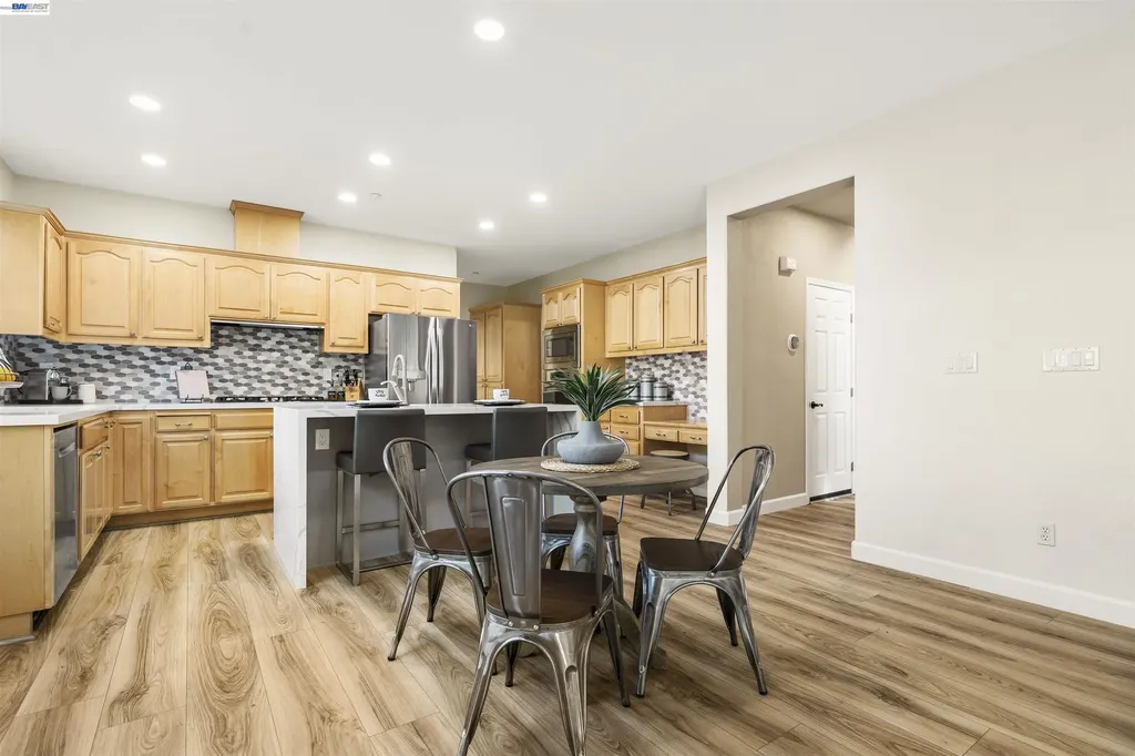 1635 Embassy Circle Livermore CA 94550