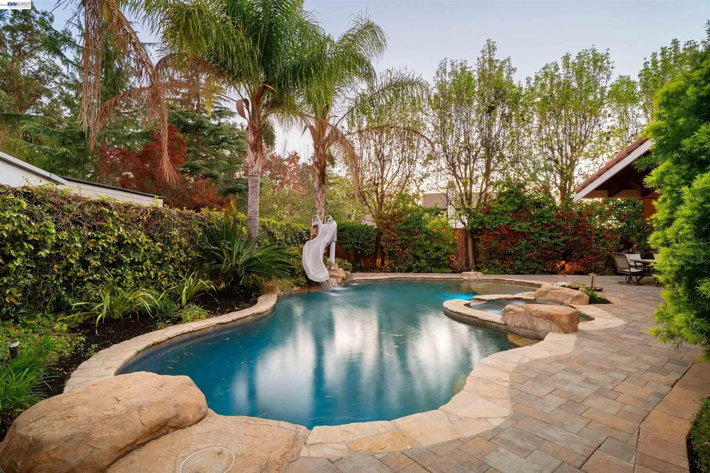 1635 Embassy Circle Livermore CA 94550