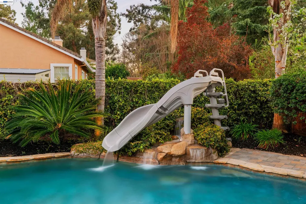 1635 Embassy Circle Livermore CA 94550