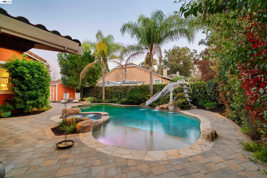 1635 Embassy Circle Livermore CA 94550