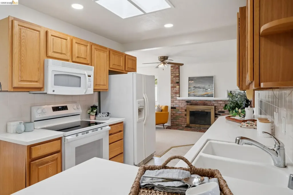 30229 Treeview Street Hayward CA 94544