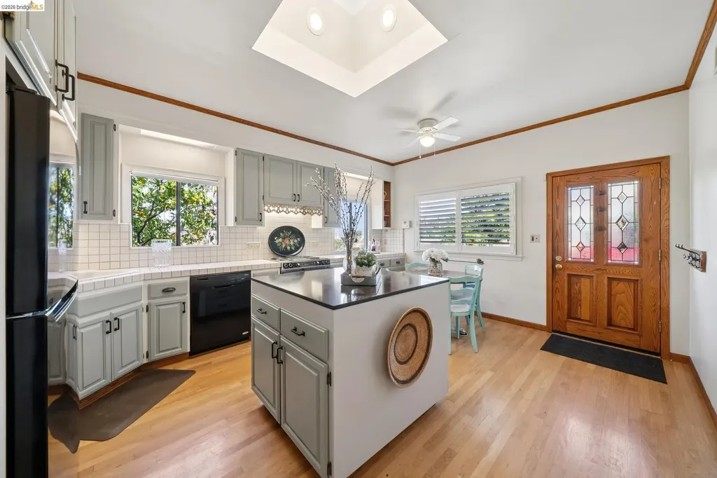 822 A Street Crockett CA 94525