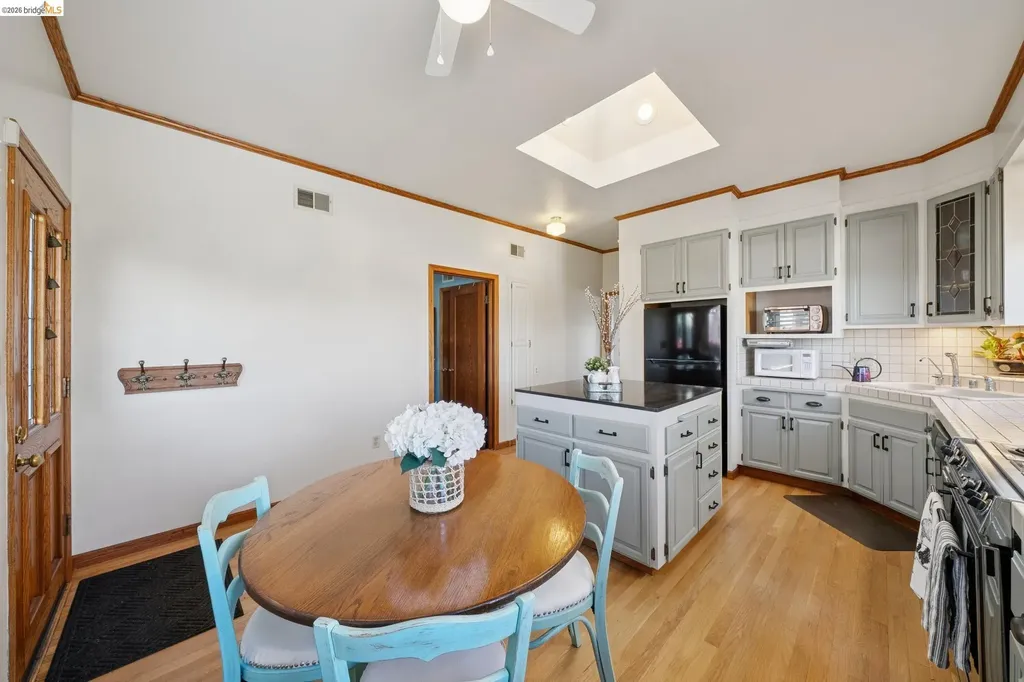 822 A Street Crockett CA 94525