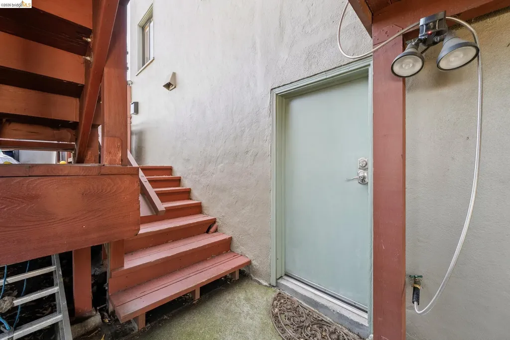 822 A Street Crockett CA 94525