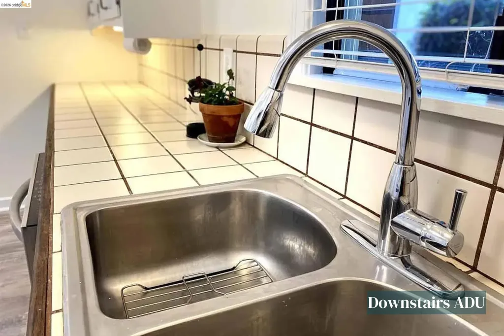 822 A Street Crockett CA 94525