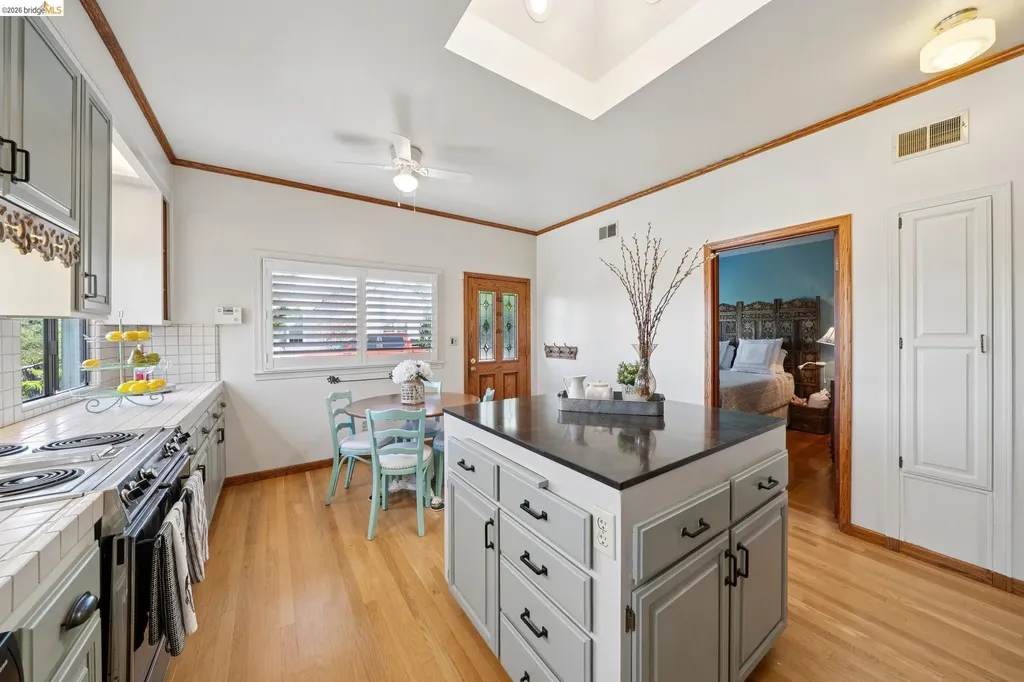 822 A Street Crockett CA 94525